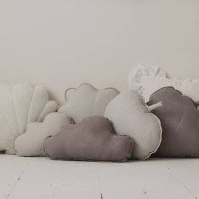 Wolkenkissen aus „grauem“ Leinen
