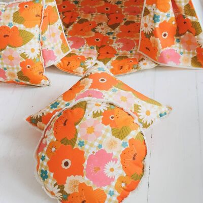 "Picnic with flowers" ring pillow