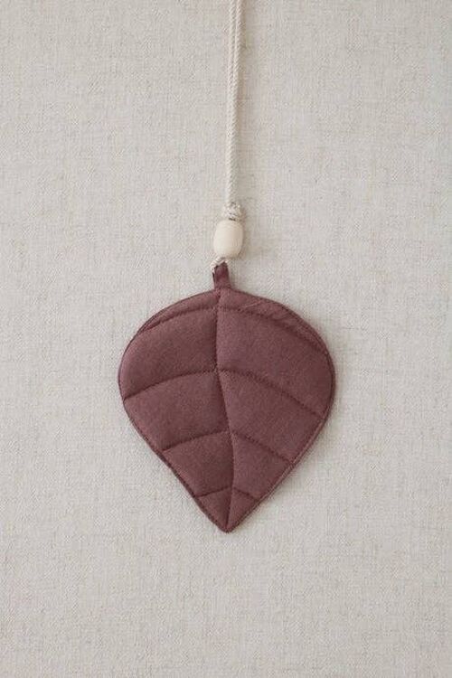 Linen leaf pendant "Caramel"