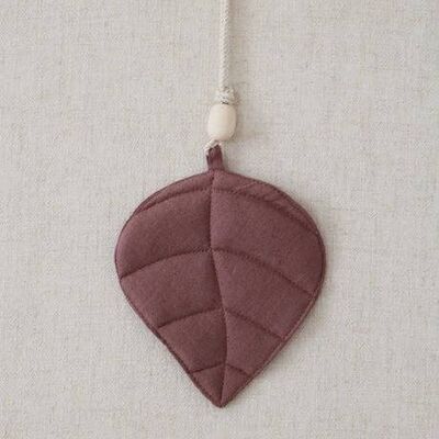 Linen leaf pendant "Caramel"
