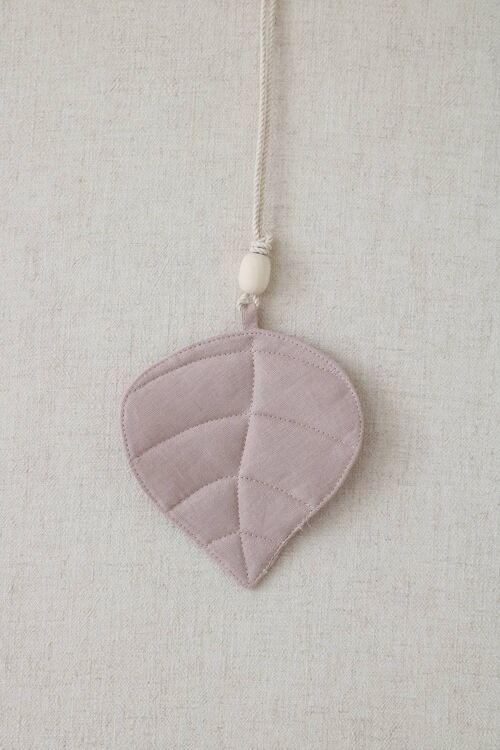 Linen leaf pendant "Powder pink"