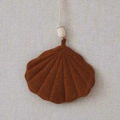 Pendentif coquillage en lin "Caramel"