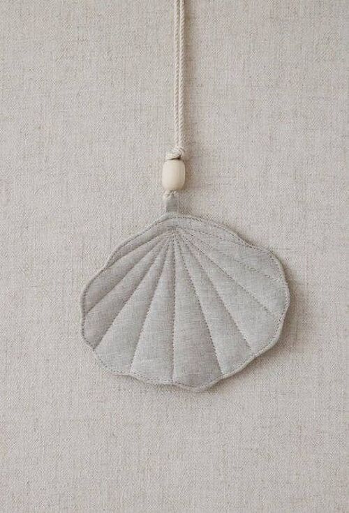 Linen shell pendant "Sand"