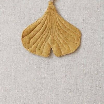 Velvet ginkgo leaf pendant "Powder pink"