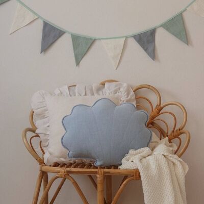 Cuscino conchiglia in lino “Baby Blue”.