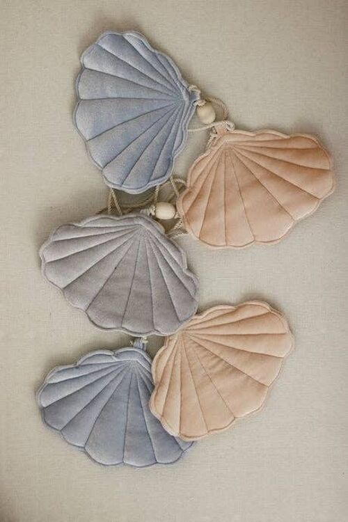“Blue Pearl” Velvet Garland with Shells