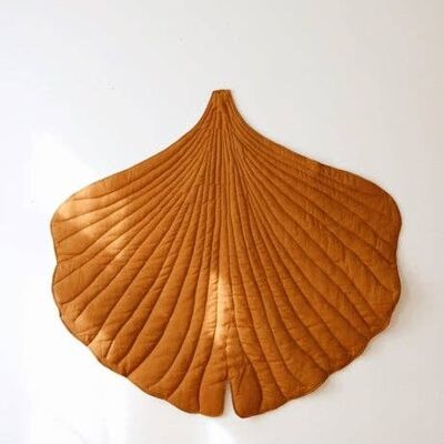 “Caramel” Linen Ginkgo Leaf Mat