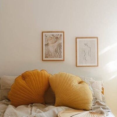 “Caramel” Linen Ginkgo Leaf Pillow