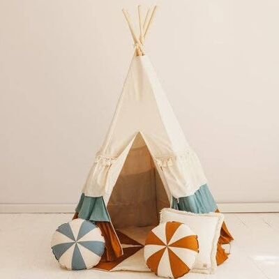 “Circus” Teepee with Frills and round mat Set