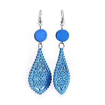 Boucles d'oreilles pendantes en bois de conception artistique en forme de larme en filigrane bleu