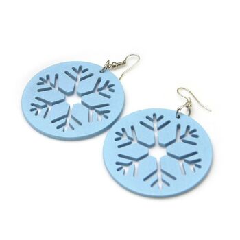 Boucles d'oreilles pendantes en bois découpées bleu flocon de neige idéales pour Noël