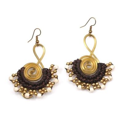 Aretes colgantes de espiral en tono dorado con cordón de cera de howlita blanca