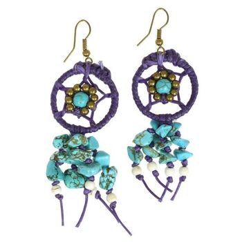 Attrape-rêves violet fait à la main avec des boucles d'oreilles pendantes en pierres turquoises