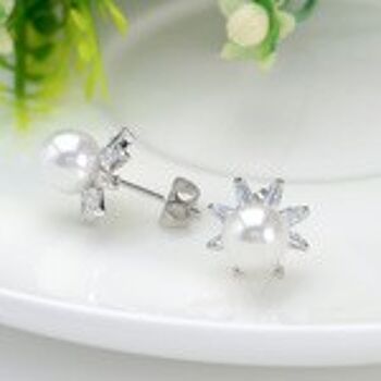 Boucles d'Oreilles Perle Simulé Plaqué Or Blanc avec Cubic Zirconia Crystal Flower Stud 4