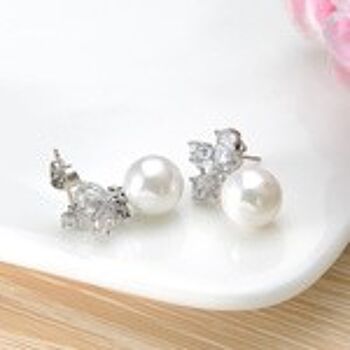 Boucles d'Oreilles Perle Simulé Plaqué Or Blanc avec Couronne de Cristal CZ 3