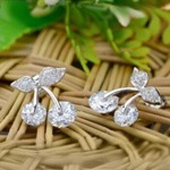 Boucles d'Oreilles Cerises CZ Diamant Simulé Plaqué Or Blanc avec Feuille de Cristal Pave 6