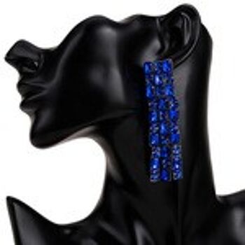 Boucles d'oreilles pendantes à franges avec ornements en cristal bleu charmant 3