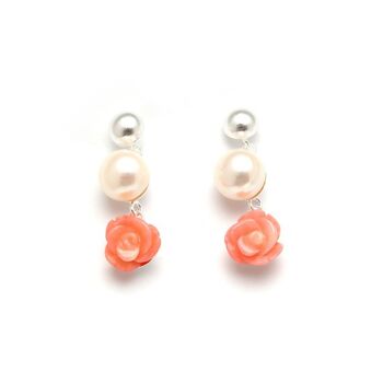Boucles d'oreilles pendantes en argent sterling avec perle d'eau douce et fleur de corail éponge orange