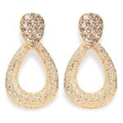 Aretes colgantes en tono dorado con textura de lágrima con pavé de cristal