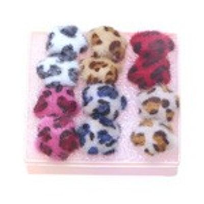 Caja de 6 pares de aretes de estrella de leopardo de terciopelo vibrante - postes de plástico