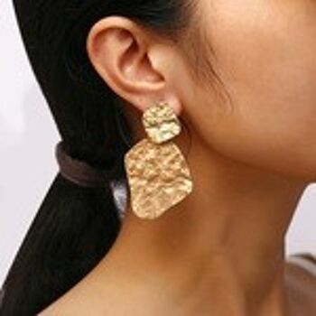 Boucles d'oreilles pendantes de forme irrégulière à texture ondulée 3