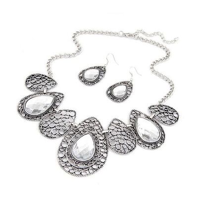 Conjunto de collar y pendientes vintage de filigrana en tono plata envejecida con lágrima y cristal tallado barroco