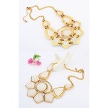 Collier pierres exotiques bohème beige 3