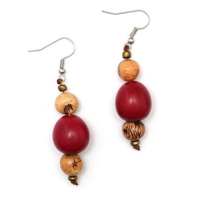 Pendientes colgantes hechos a mano con nuez de tagua roja oscura y semillas de acai de color marrón natural