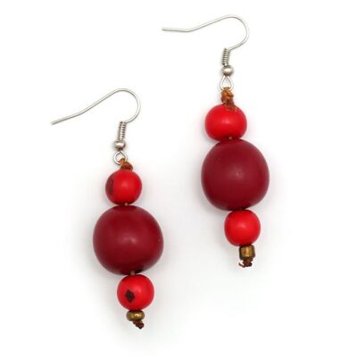 Aretes colgantes hechos a mano con semillas de tagua roja y acai