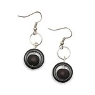 Aretes colgantes de tagua negra y bayas de acai