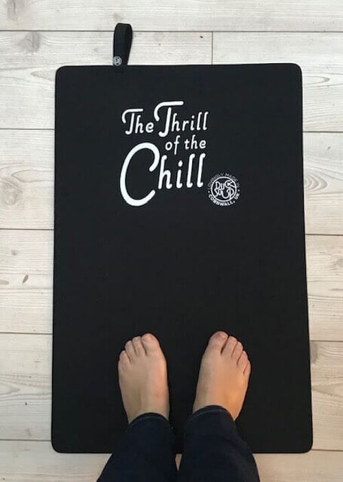 Large Black Thrill Of The Chill Mat