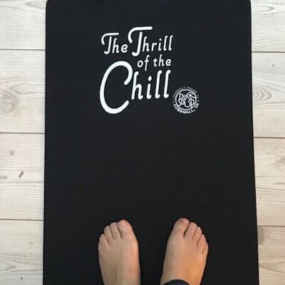 Large Black Thrill Of The Chill Mat