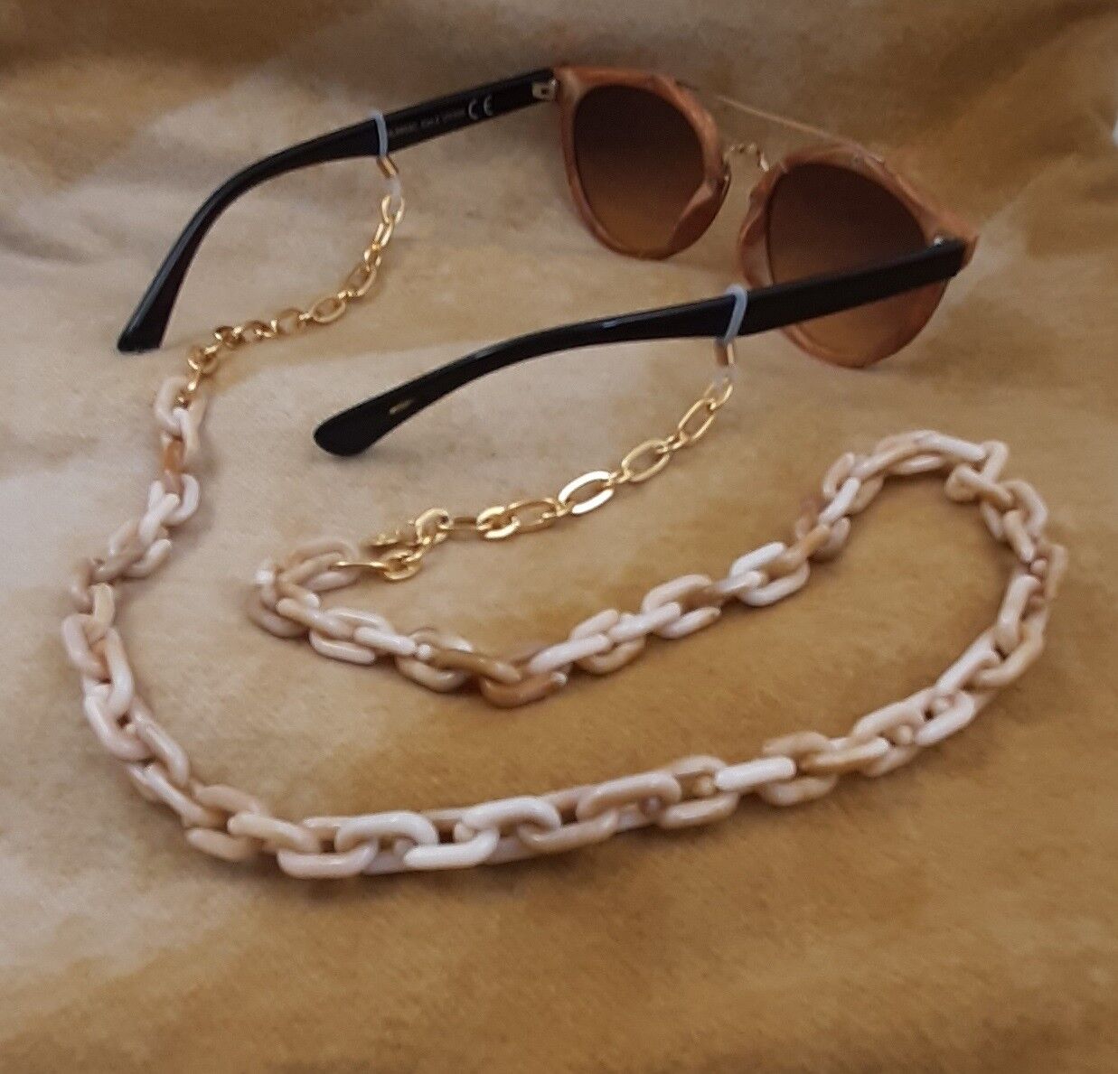 Cordoncino per occhiali catena acrilica placcato oro cammello beige