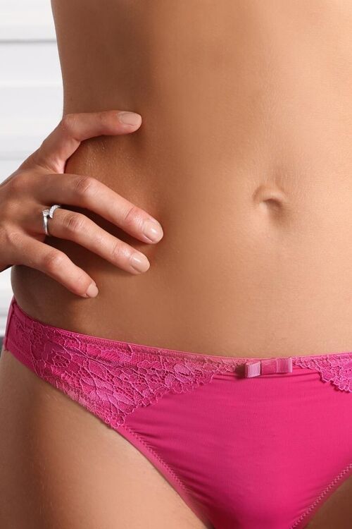 Nymphe- tanga fushia