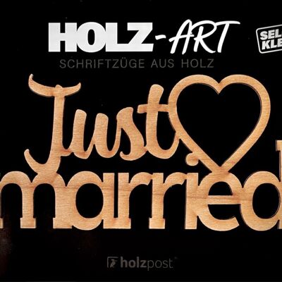 "Just married" lettering