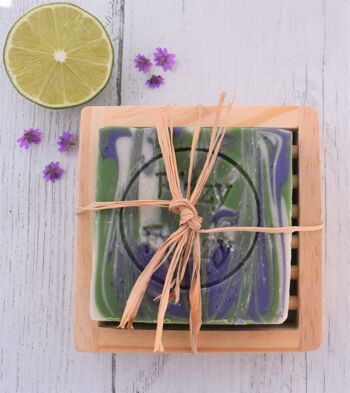 Ensemble de savon fait à la main au patchouli et au citron vert et porte-savon en bois. 1