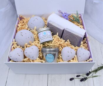 Lovely Lavender Deluxe Gift Set Bombes de bain Savons Bougie 3
