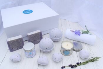 Lovely Lavender Deluxe Gift Set Bombes de bain Savons Bougie 4