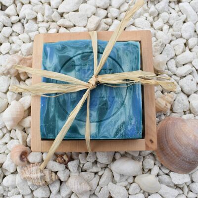 Set di sapone blu oceano fatto a mano e portasapone in legno ecologico.