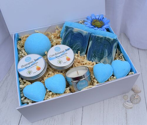 Blue Ocean Deluxe Gift Set shampoo bar, soap, candle, bath