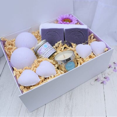 Parma Violet Deluxe Gift Set Handmade Bath Bombs Soap Candle