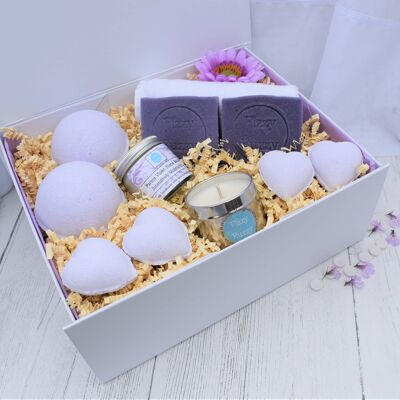 Parma Violet Deluxe Geschenkset Handgemachte Badebomben Seifenkerze