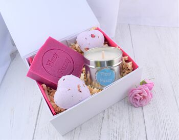 Coffret cadeau Relaxant Rose Pampers. Bombes de bain roses faites à la main 1