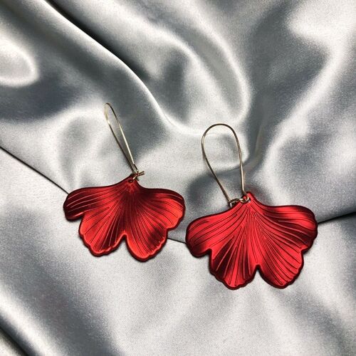 red-ginkgo-leaf-short-earrings