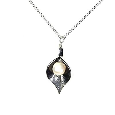 Silver Arum Lily pendant necklace