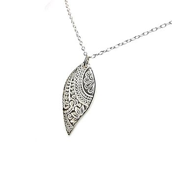 Collier pendentif bohème en argent 2