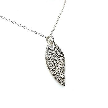 Collier pendentif bohème en argent 3