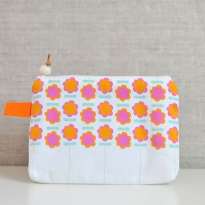 flowers pattern pouch