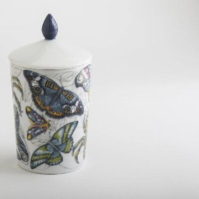 MISTERO Luxury Candle 380gr (13.4oz): incense, dust, and stone. Hand-poured in porcelain.