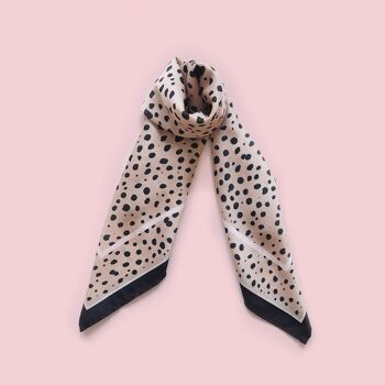 Foulard carré à imprimé guépard 4